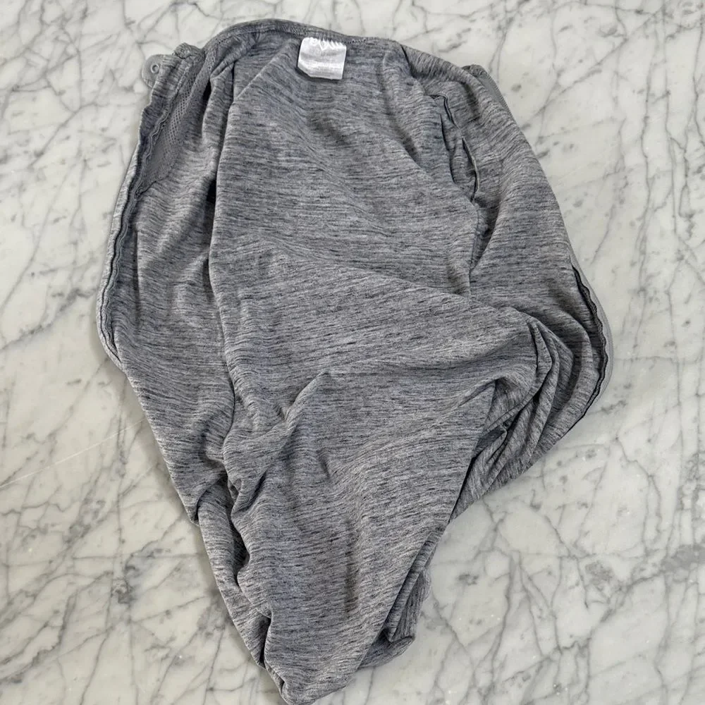Woombie Swaddle 0-3m Gray Shoulder Snaps Full Zip